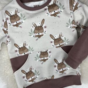 Pullover «Pullover mit Teilung und Bauchtasche - Frühlingshase» Grösse 104