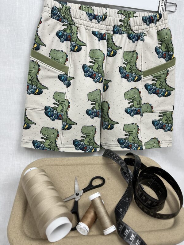 Shorts «lange Shorts - SkaterDino» Grösse 116