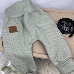 Hosen «Pants mit Taschensack - Waffelstrick Dusty Green» Grösse 80