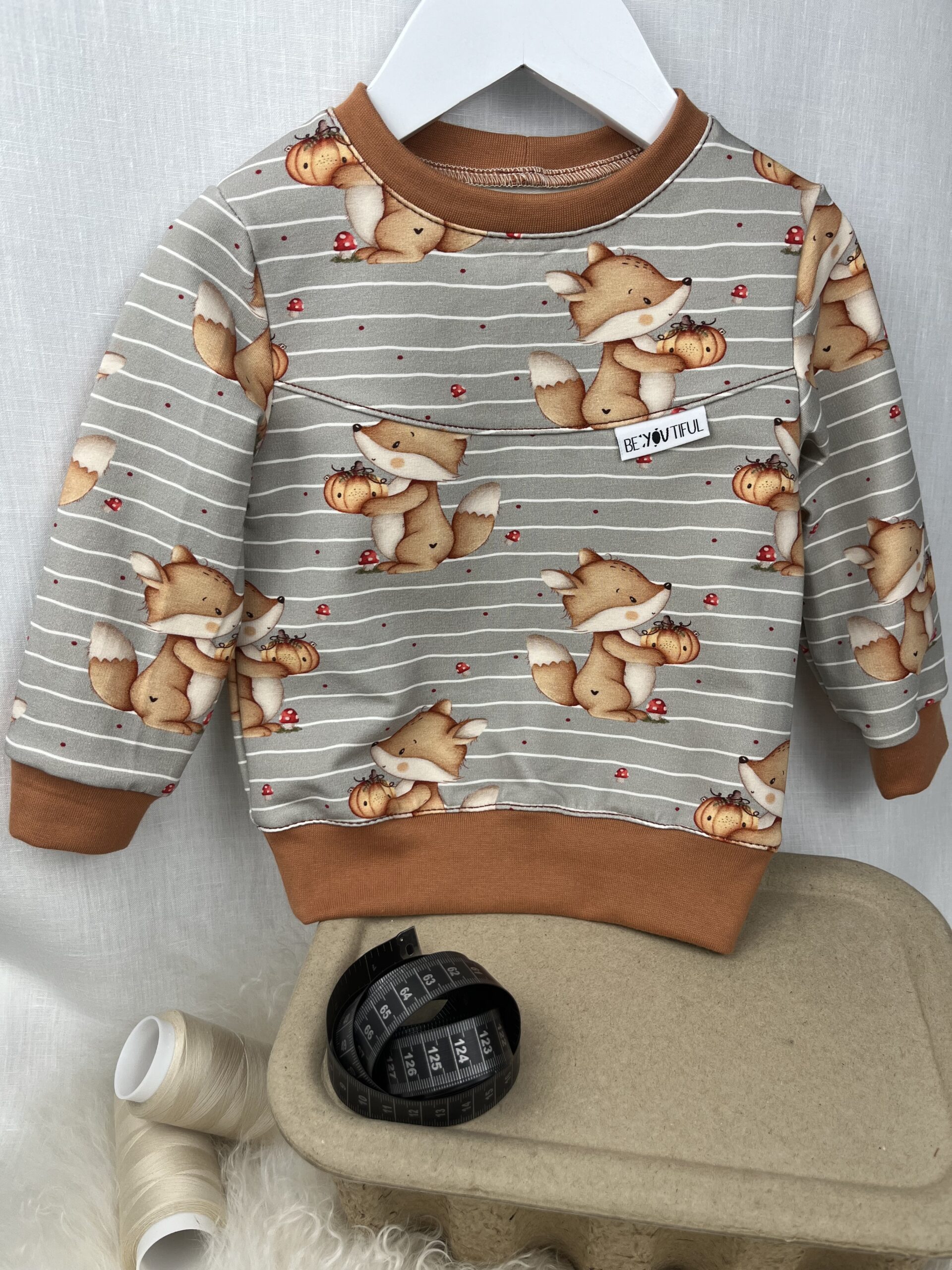 Pullover «Pullover mit Teilung - Kürbis Fuchs» Grösse 86